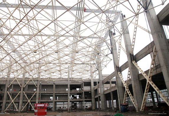 aircraft hangar roof