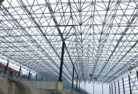Precautions for spray painting of space frame processing