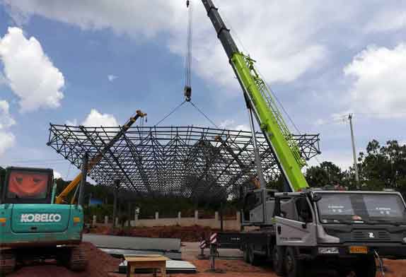 installation work of the gas station space frame
