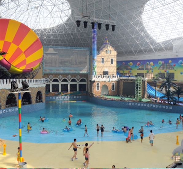 Prefab Indoor Water Theme Park With Space Frame Steel Structure Dome Metal Roof Design