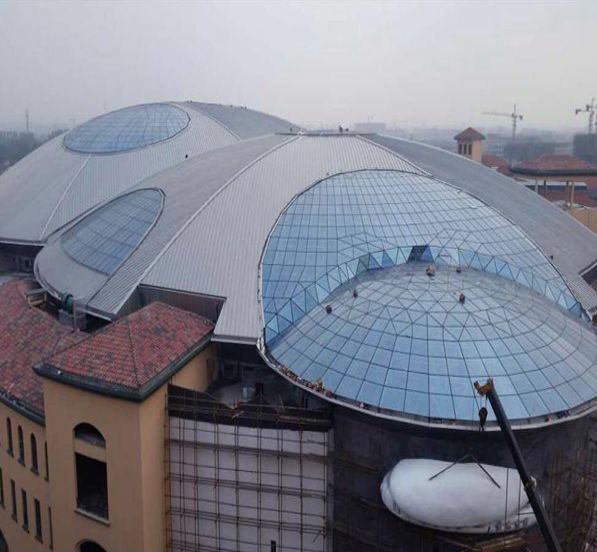 Prefab Indoor Water Theme Park With Space Frame Steel Structure Dome Metal Roof Design